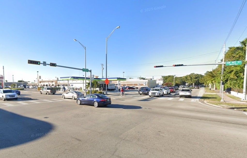 Motorcyclist T-Bones Hyundai After It Turns Into His Path at Bird and Red Roads