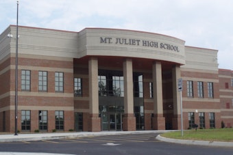 Mt. Juliet High Restricts Phones in Class, Lets Students Text at Lunch