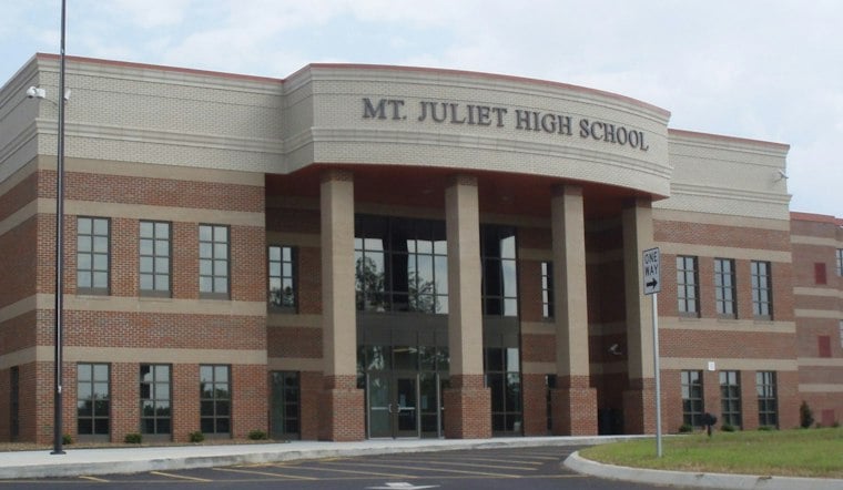 Mt. Juliet High Restricts Phones in Class, Lets Students Text at Lunch