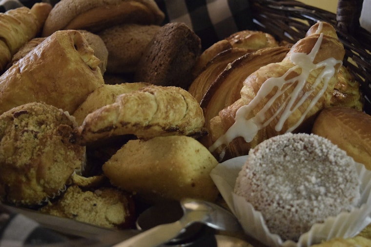 Muñoz Family Opens Valencia Latin Bakery in Polaris, Grand Opening Set for Sept. 12