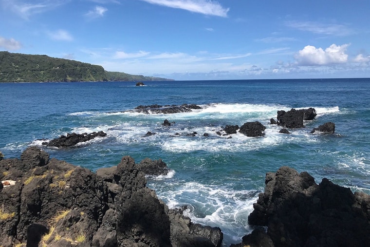 Nānākuli Beach Fire Leaves Woman in Critical Condition, Man Seriously Burned