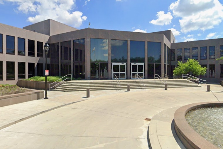 Naperville Park Board Race Pits Incumbents Against $120M Watchdogs