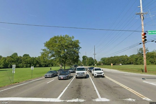 Nashville Man, 69, Dies After SUV Veers Into Tree on Highway 100 — No Clear Cause Found