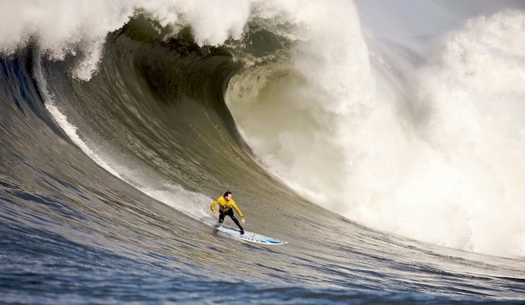New Jersey Surfer Rides 6-Foot Ferry Wave in Pacific Northwest