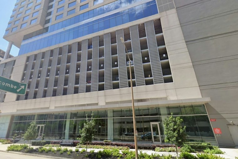 New Mediterranean Restaurant Ayla Fires Up Texas Medical Center Hotel