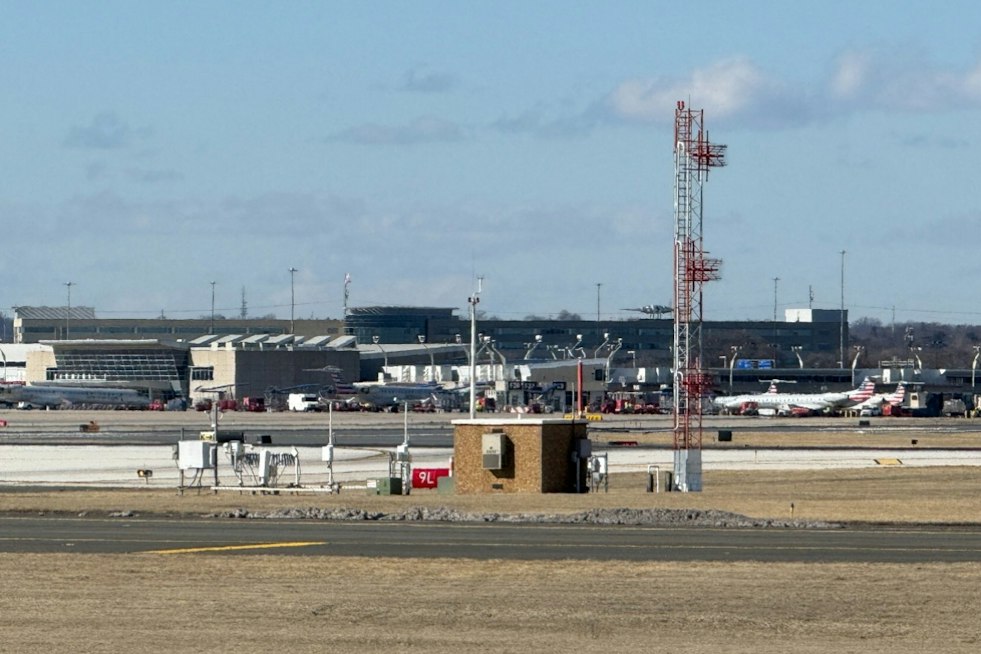 Newark, Philly, Teterboro Flights Halted as Radio Outage Hits Key Radar Hub