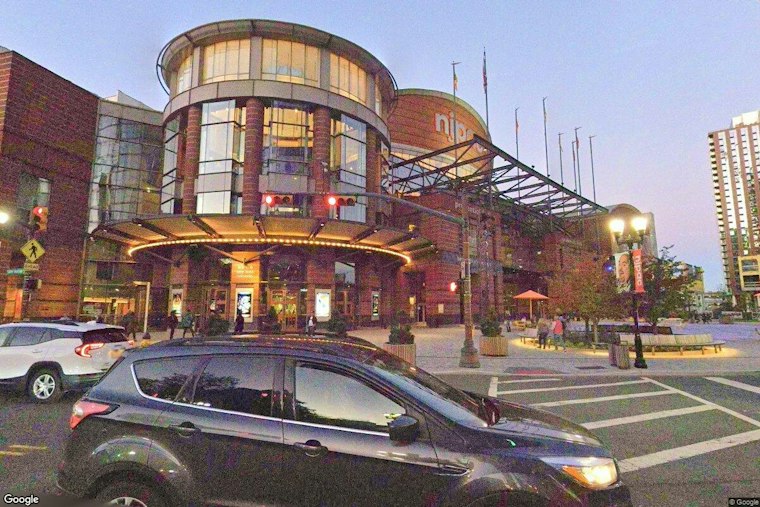 Newark Service-Charge Dispute Puts Fee Allocation and Tip Rules in Focus