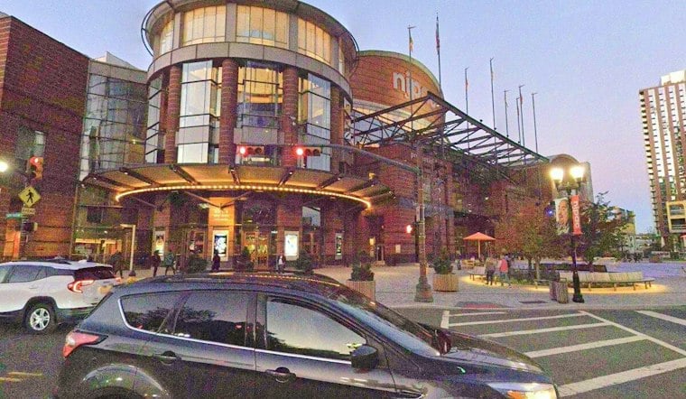 Newark Service-Charge Dispute Puts Fee Allocation and Tip Rules in Focus