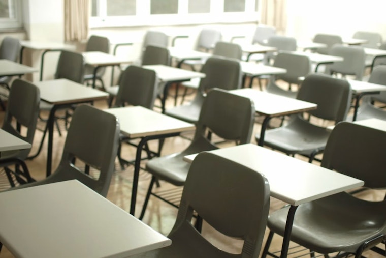 Newark Students Return to Phone-Free Classrooms as New Jersey Ban Kicks In