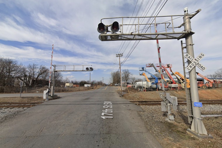 Norfolk Southern Train Shoves Car Blocks in Hickory, Three Hurt