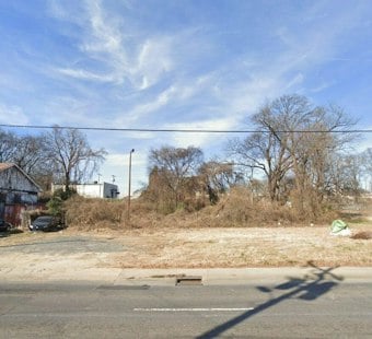 North Charlotte Pedestrian Fights for Life After North Tryon Street Crash