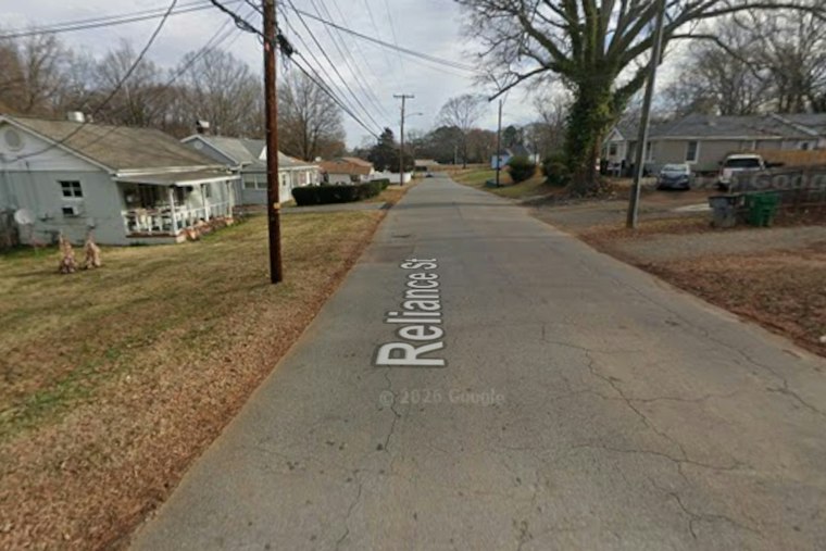 NW Charlotte Boy Shoots Himself After Removing Gun's Clip, Neighbors Say