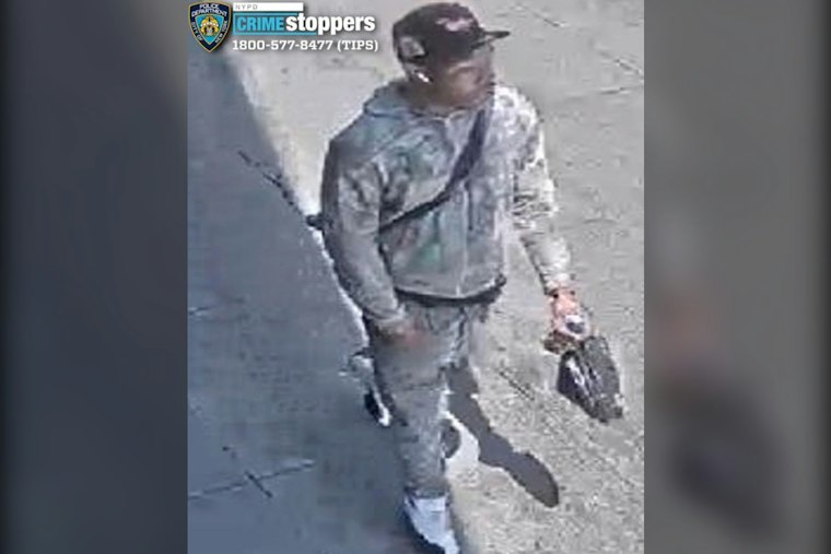 NYPD Hunts Stranger Who Slapped Yarmulke Off Manhattan Man's Head