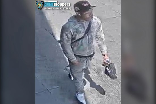 NYPD Hunts Stranger Who Slapped Yarmulke Off Manhattan Man's Head