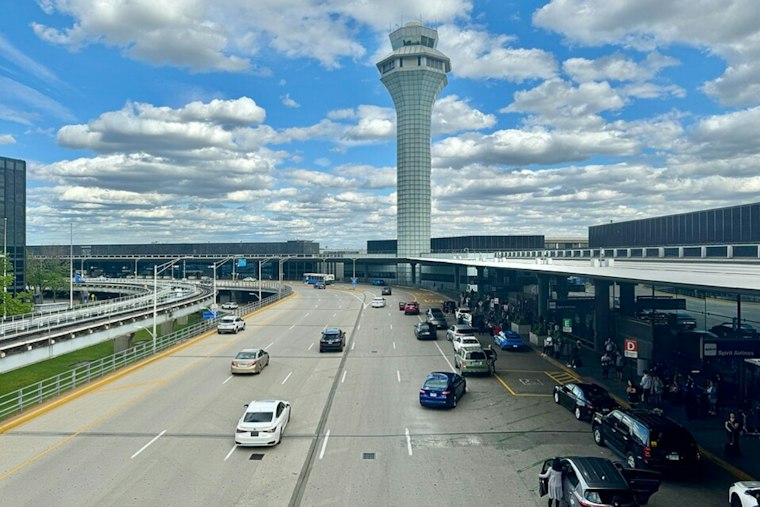O'Hare Shoulder Idling Crackdown Puts Rideshare Drivers' Pay on the Line