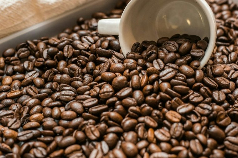 Oakland Home Roasters Torch Decks and Beat $9.72-a-Pound Coffee Prices