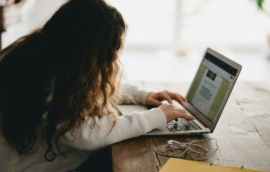 Oklahoma Parents and Lawmakers Push to Pull Screens From Classrooms