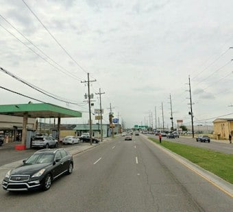 One Dead, Two Hurt in Three-Car Crash at Chef Menteur and Crowder