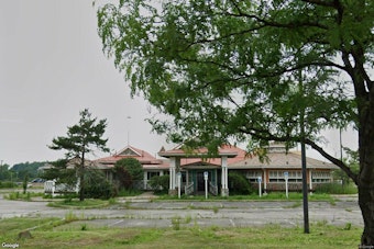 Orange Village Council Clears Old Bahama Breeze Site For New Showroom Building