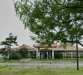 Orange Village Council Clears Old Bahama Breeze Site For New Showroom Building