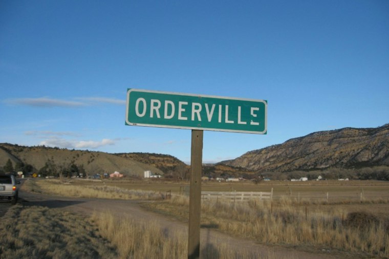 Orderville Flash Flood Surrounds Home, Neighbors Race In With Shovels