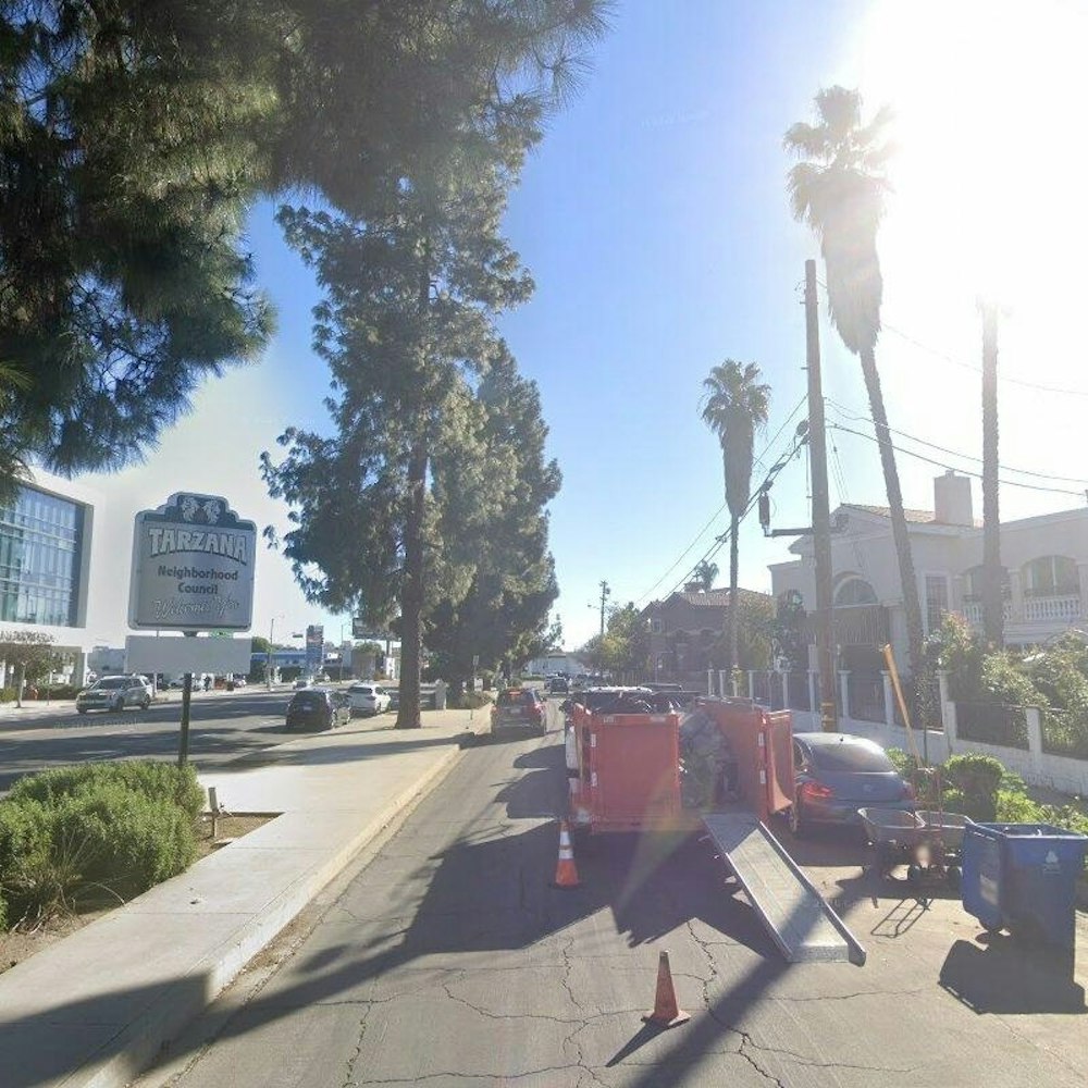 Original Tommy's Plots New Woodland Hills Drive-Thru