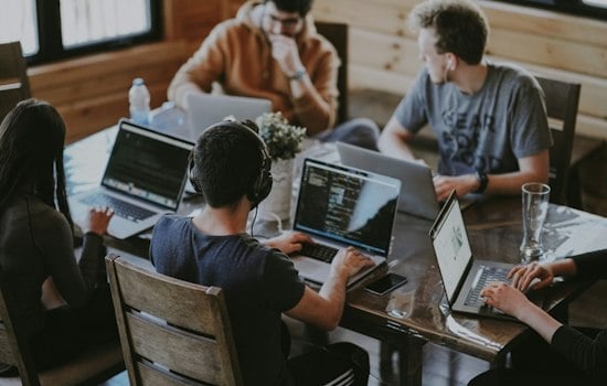 Palo Alto AI Startup Hang Ten Raises $85M to Replace 30-Person IT Teams With Four