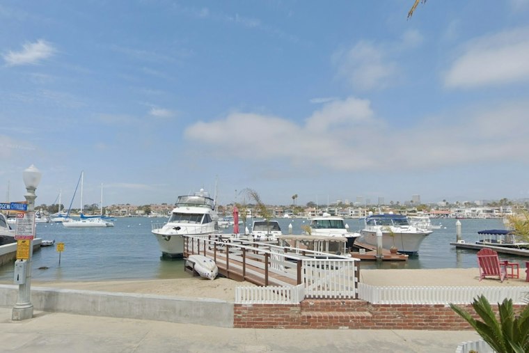 Panga Boat Dumped in Newport Beach After Dozen Migrants Scatter, Yacht Damaged
