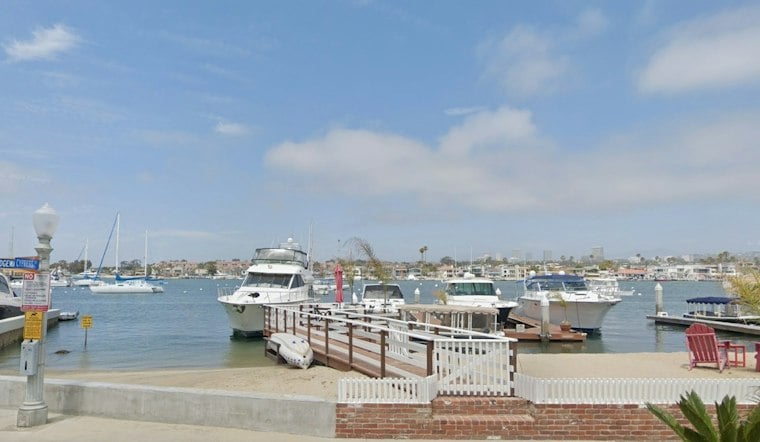 Panga Boat Dumped in Newport Beach After Dozen Migrants Scatter, Yacht Damaged