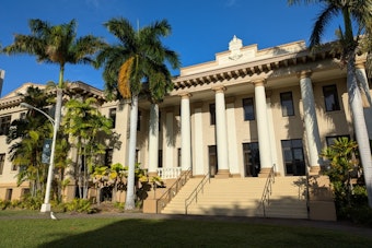 Paris Baguette, Wingstop Join New Mōʻiliʻili Hub