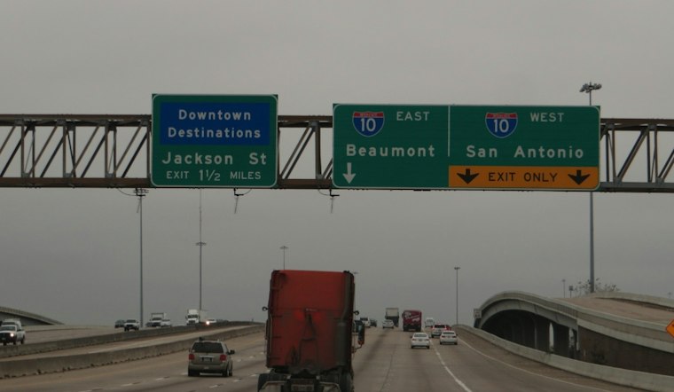 Pedestrian Killed Crossing East Freeway in Houston, Second Crash Injures Officer