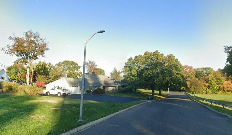 Pedestrian Killed Overnight on Woodbourne Road in Middletown, Driver Stayed at Scene