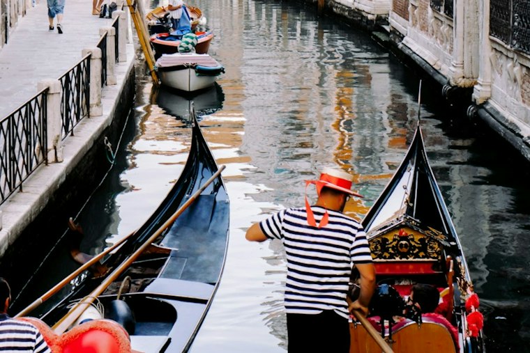 Phantom Gondoliers Glide Into Coronado Cays for Halloween Week