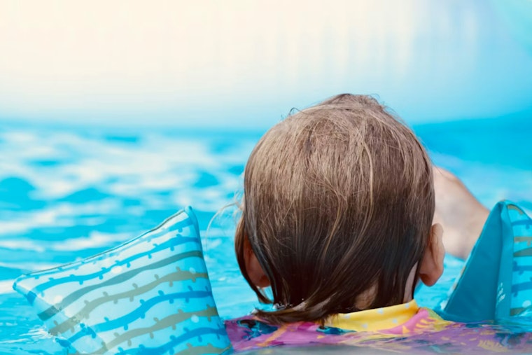 Phoenix Fire Captain Warns Popular Pool Floaties Give Kids False Sense of Safety