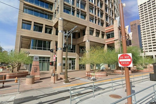 Phoenix Mayor Plants Milkweed as City Races to Feed Monarchs on 3,000-Mile Trek