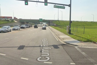 Pickup Truck Slams Into SR-417 Toll Booth Near Curry Ford Road, One Hurt