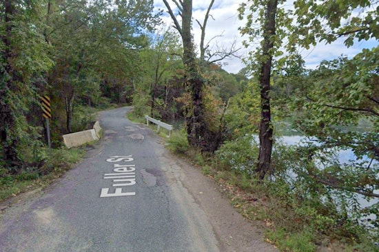 Plainville Driver Escapes Sinking Car in Fuller Pond After Late-Night Crash