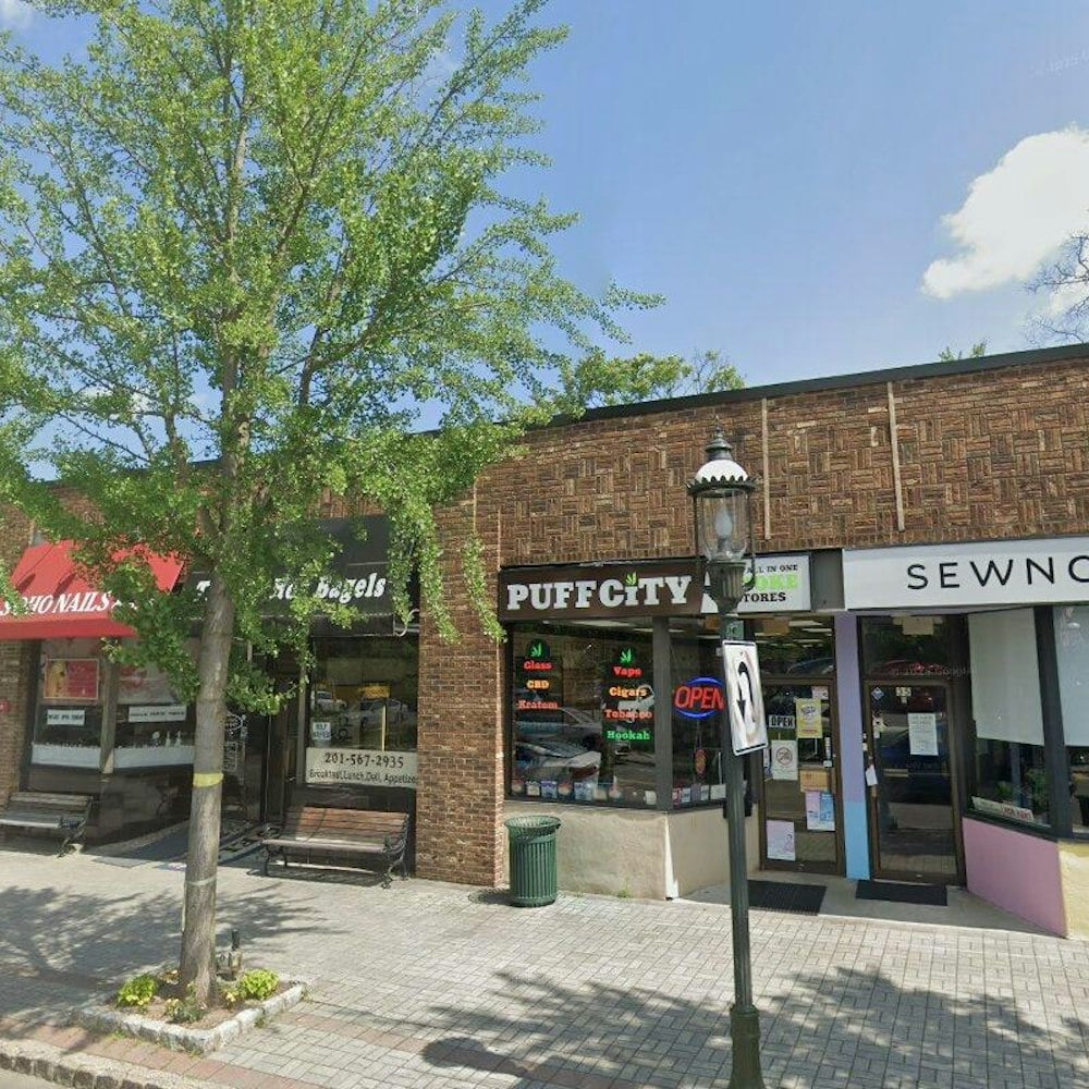 PopUp Bagels Picks Tenafly for First Bergen County Shop, Enlists Chef Josh Capon