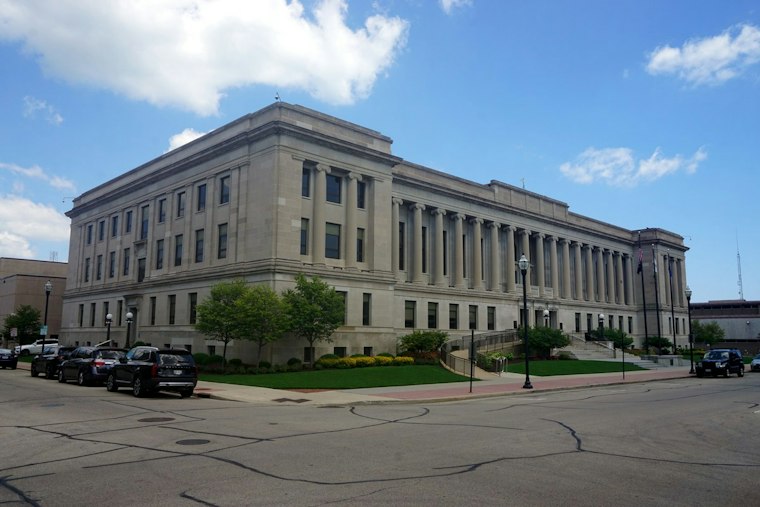 Pregnant Milwaukee Woman Charged in Kenosha Child-Abandonment Case