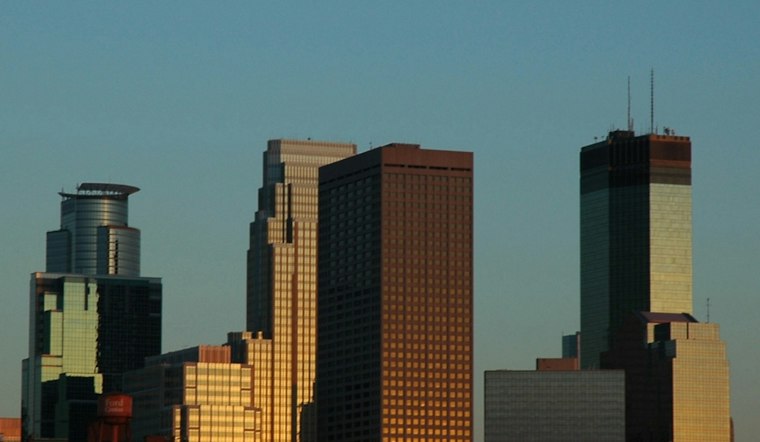 Rain, Fog and a Messy Commute Friday in Minneapolis Before a Weekend Break