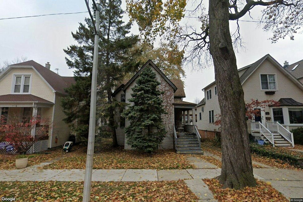 Ravenswood Teardown Gives Way to Two-Flat With Rooftop Deck on Eastwood