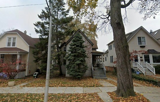 Ravenswood Teardown Gives Way to Two-Flat With Rooftop Deck on Eastwood