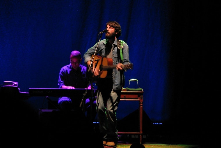Ray LaMontagne Collapses Onstage at Ryman, Bounces Back a Night Later