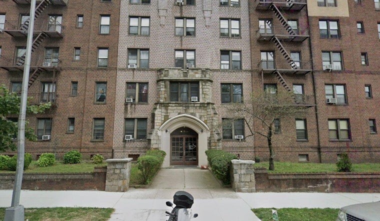 Richmond Hill Delivery Man Robbed Mid-Drop, NYPD Hunts Suspect Who Fled on Foot