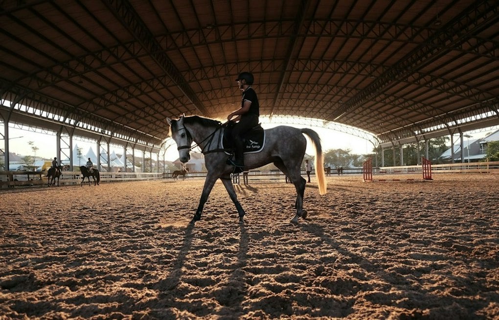 Riders Stand Atop Galloping Horses as Cirque Ma'Ceo Gallops Into Norco