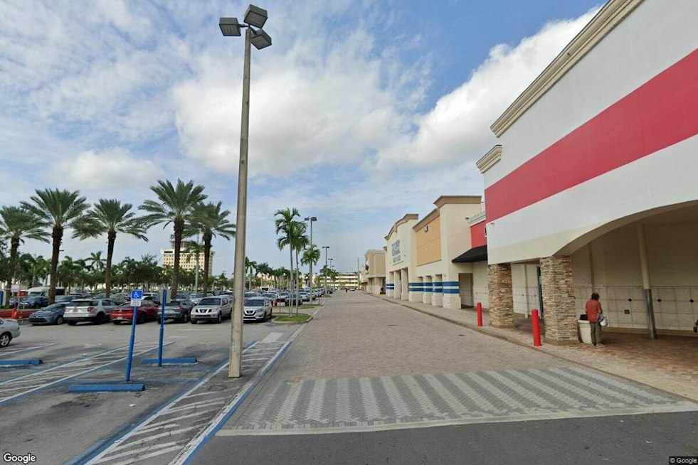 Roach Sighting Puts Hallandale Beach Winn-Dixie On Verge Of Delivery Ban