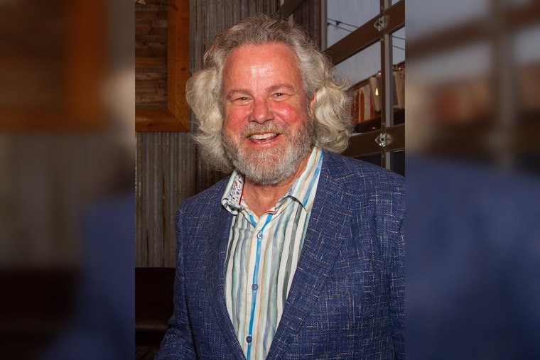 Texas A&M Grad Robert Earl Keen Headlines UT's No. 1 Ohio State Showdown Bash