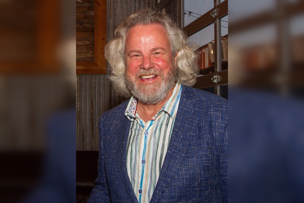 Texas A&M Grad Robert Earl Keen Headlines UT's No. 1 Ohio State Showdown Bash