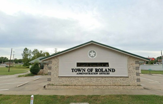 Roland Mayor Gavels Down Resident, Demands Her Arrest, Cops Say No