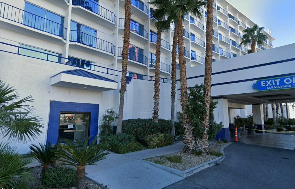 Royal Resort Hotel Near Vegas Strip Comes Down, Union Cries Foul Over Non-Union Crew